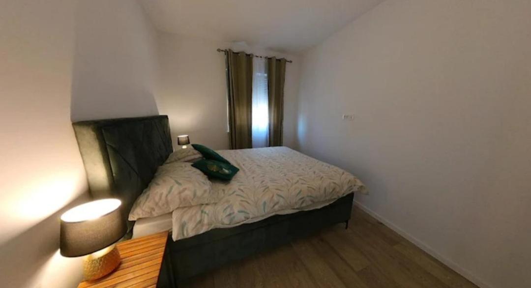 New Apartman P & B Apartment Trogir Exterior photo